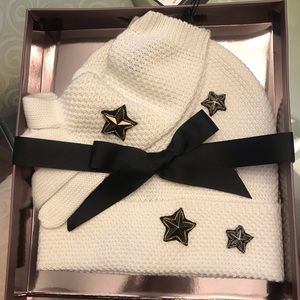 BCBG Hat and Gloves set, Ivory NIB
